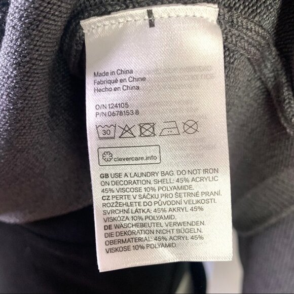 DIVIDED H&M GREY SWEATSHIRT KNIT TOP STUDS CREWNECK LONG SLEEVE SWEATSHIRT SMALL - Picture 9 of 13